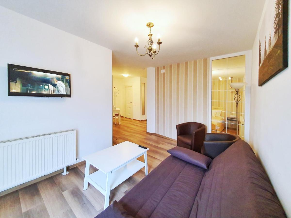Tourist B&C Hotel Curtea De Arges Bagian luar foto