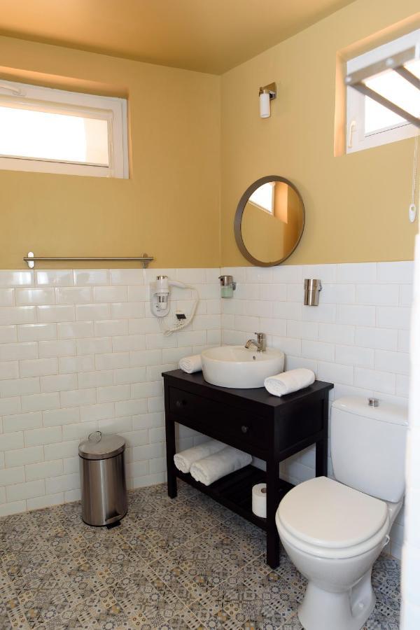 Tourist B&C Hotel Curtea De Arges Bagian luar foto